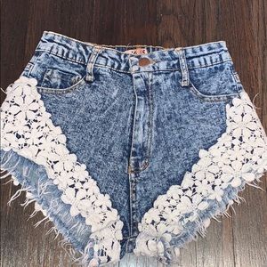 High wasted denim shorts